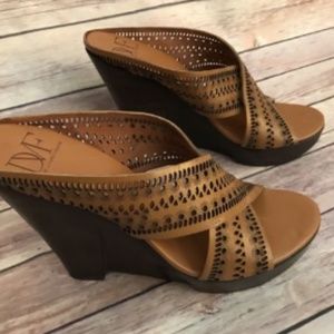 DVF Diane Von Furstenberg Brown Leather Wedge Sand